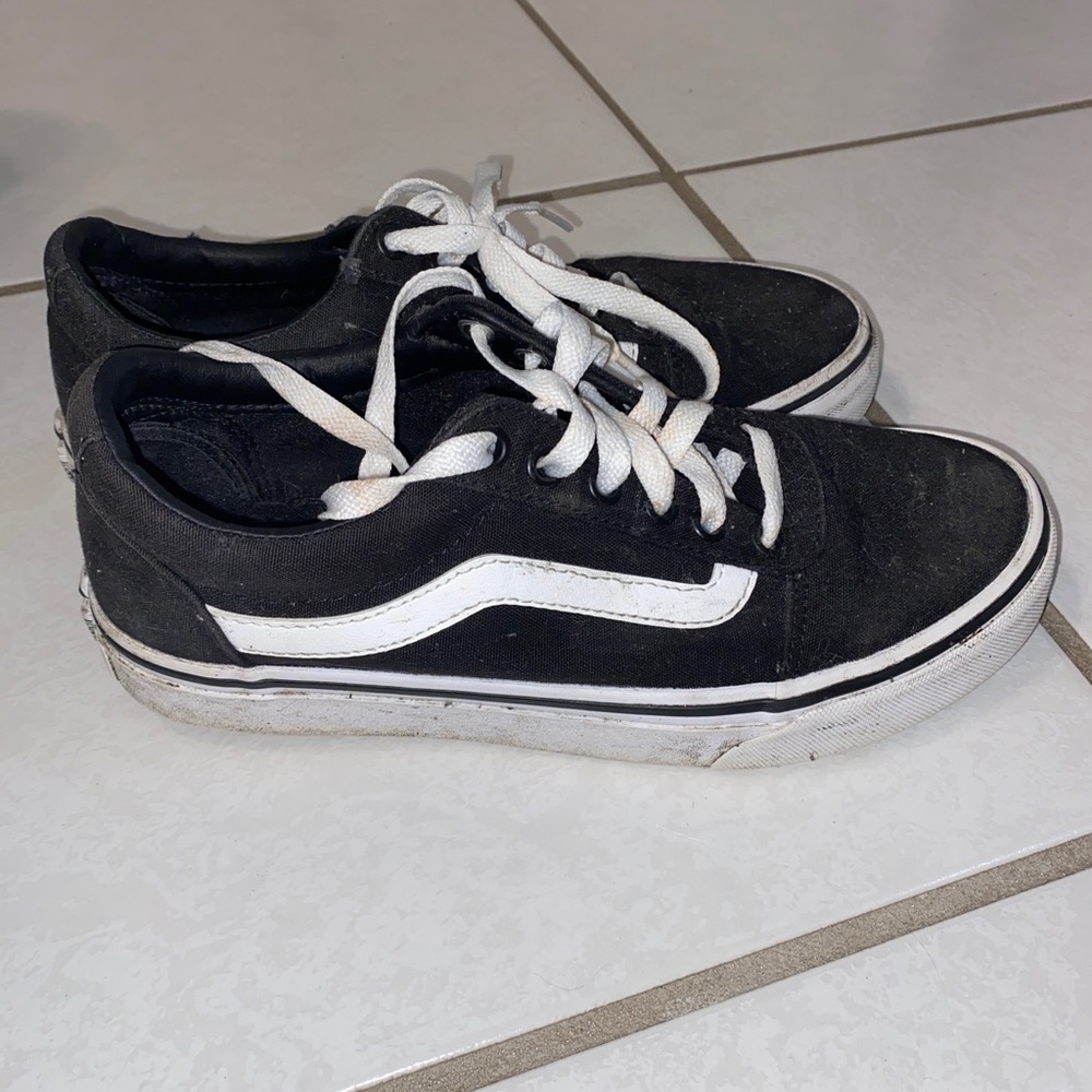 Vans - Picture 2 of 4